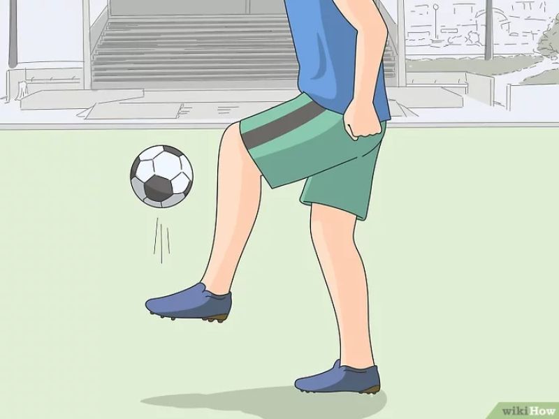 How to kick the ball well for beginners